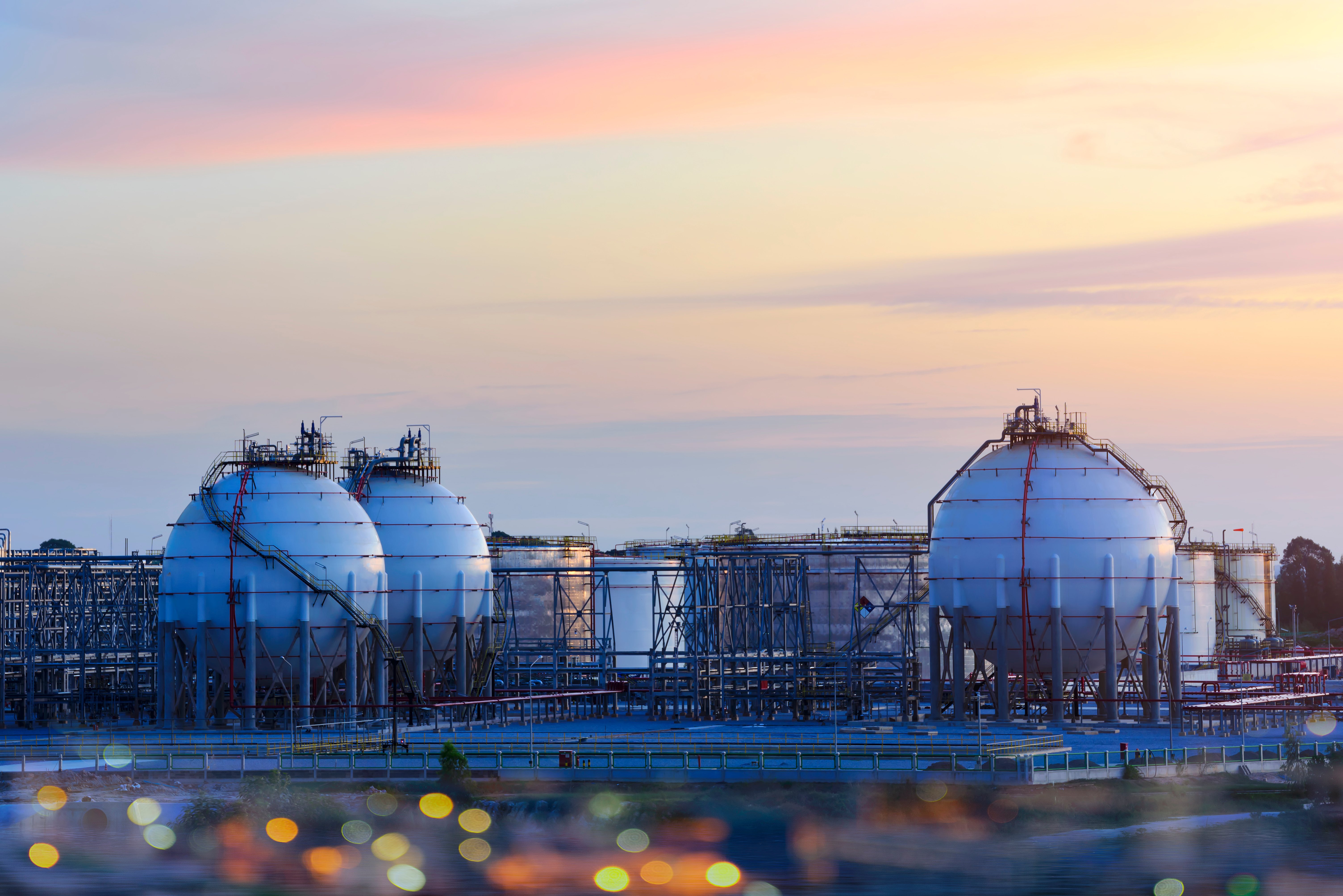 LNG natural gas storage tanks